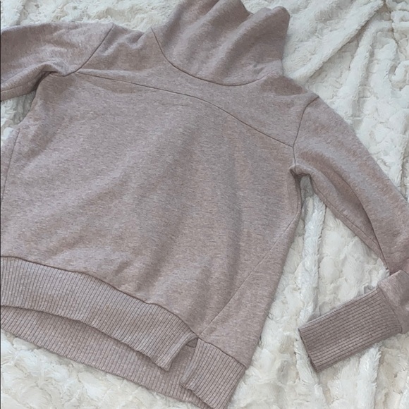 Alo yoga sweater - Picture 8 of 8